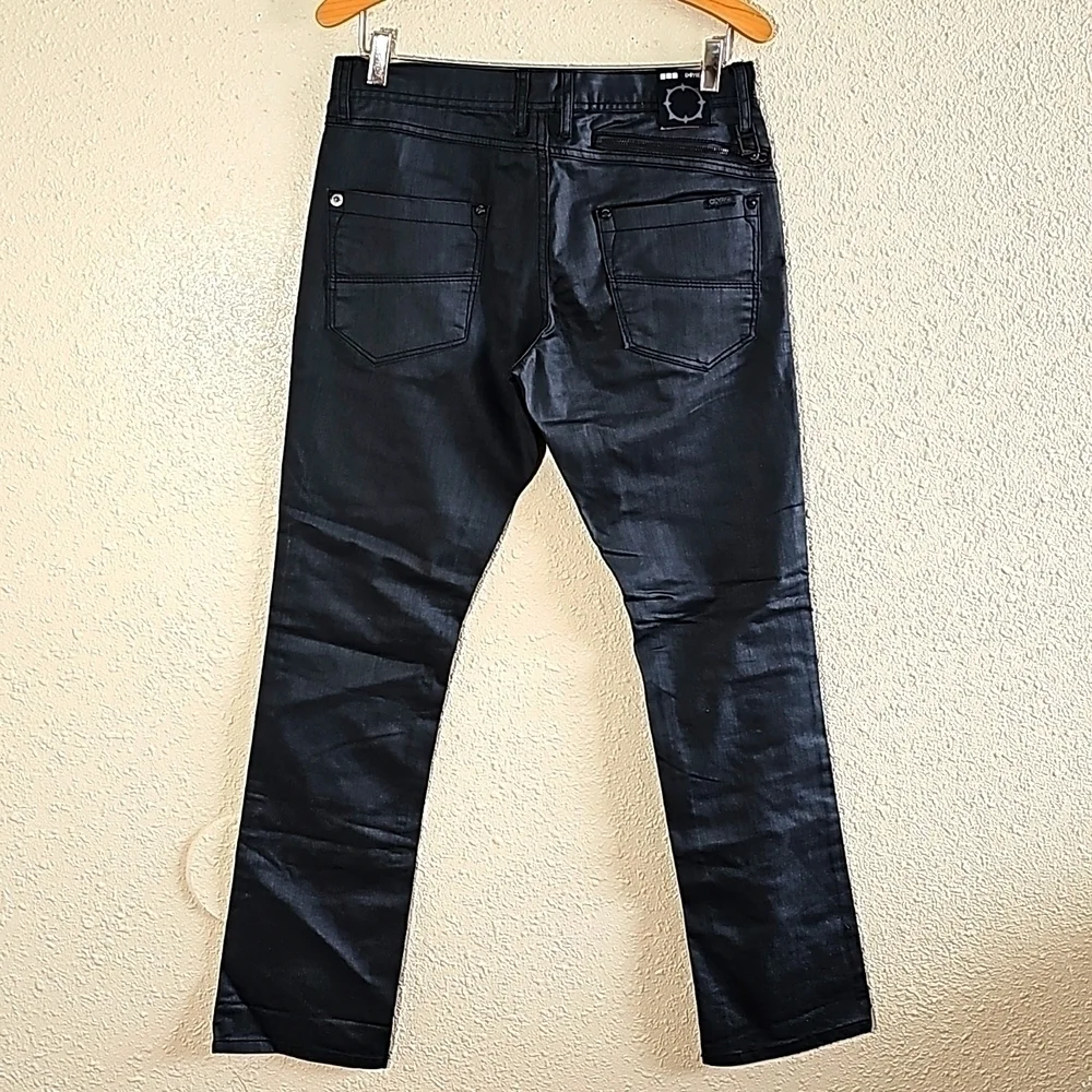 EMPYRE Jeans.